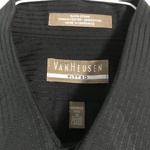 ⭐️⭐️Van Heusen men’s dress shirt⭐️⭐️